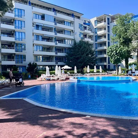 Excelsior - Premium 50m To The Apartment