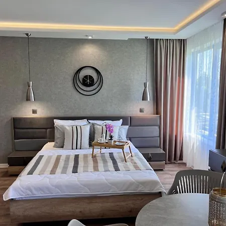 Excelsior - Premium 50m To The Apartment